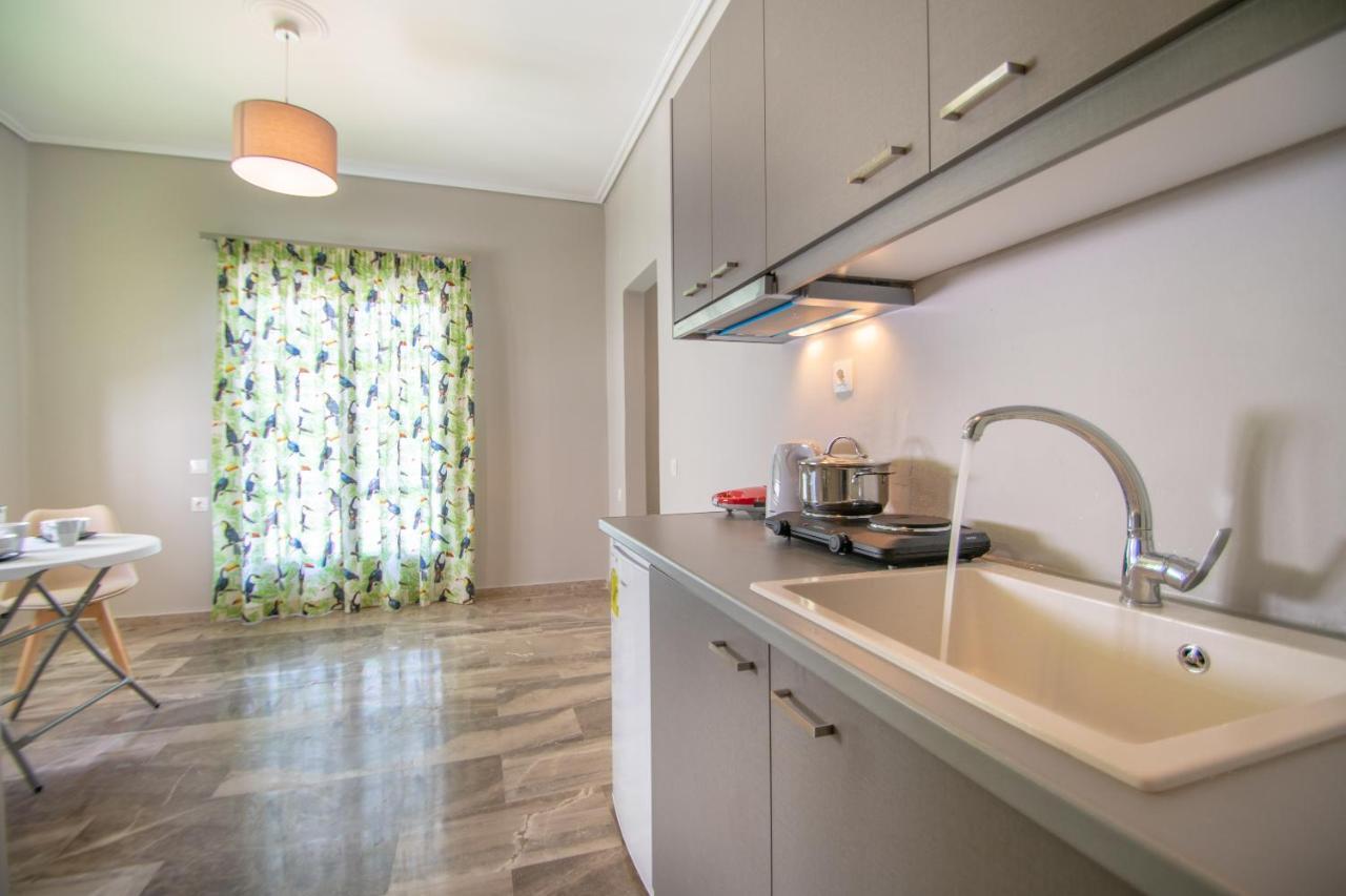 Mare Dentro Kalamaki Beachroad Apts By "Elite" Екстериор снимка